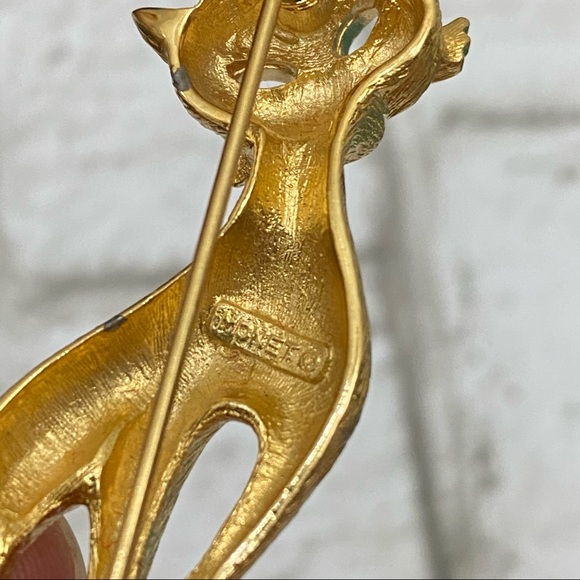 Vintage MONET Brushed Gold Tone Kitty Cat Brooch - Picture 10 of 10